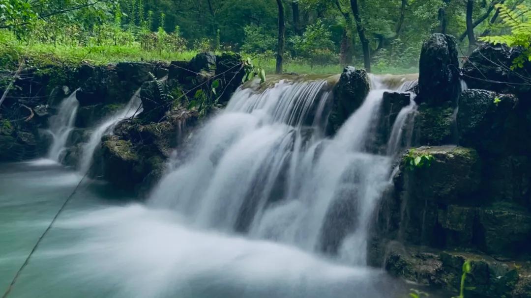 雨后的八公山，美成了一幅畫